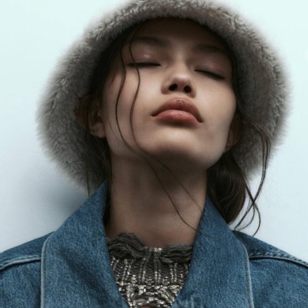 Zara Denim Blue Bucket Hat Faux Fur Trim Trimming Jean Wool Winter Size Medium - Picture 2 of 4